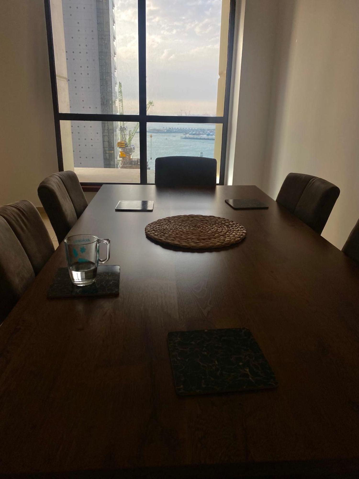 דובאי Seaview Beach Hostel Jbr - Walk To Beach - Gym - Pool - Metro Station מראה חיצוני תמונה