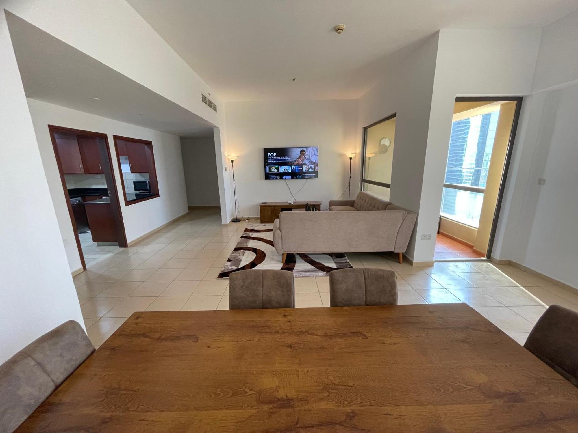 דובאי Seaview Beach Hostel Jbr - Walk To Beach - Gym - Pool - Metro Station מראה חיצוני תמונה